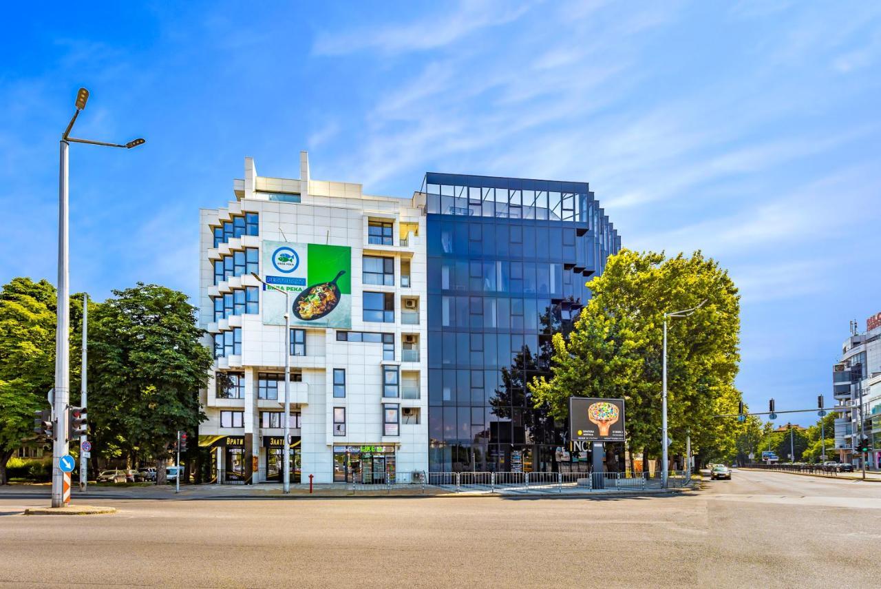 Cityscape Retreat 1Bd Flat In The Heart Of Plovdiv Apartment Exterior photo